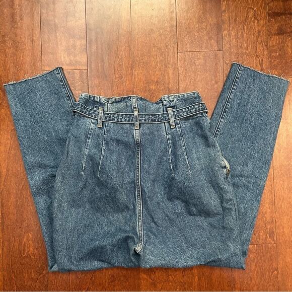 Abercrombie and Fitch High Waisted Paper Bag Mom Jeans with Belt, Size 27/4R - Picture 9 of 12